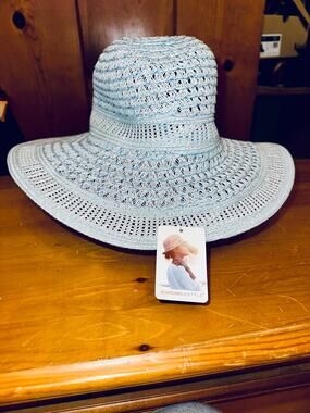 NWT LIGHT BLUE PAPER STRAW PANAMA HAT